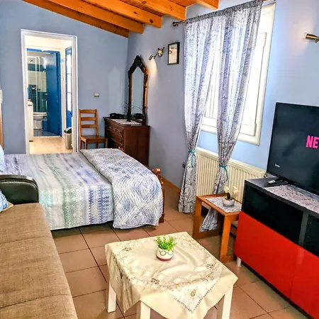 House With Garden In Of Rhodes Nyaraló