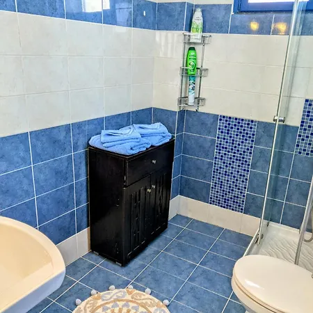 House With Garden In Of Rhodes Feriehus