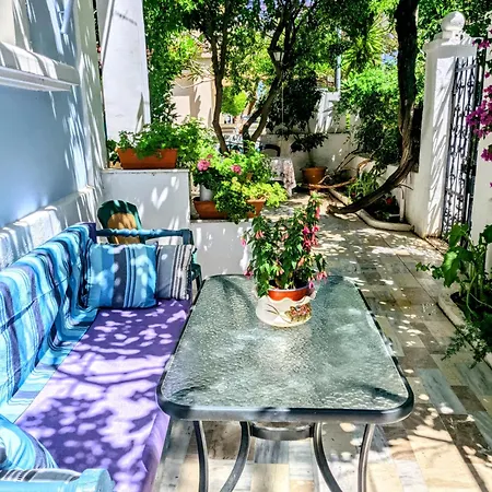 House With Garden In Of Rhodes Vakantiehuis Rhodes City