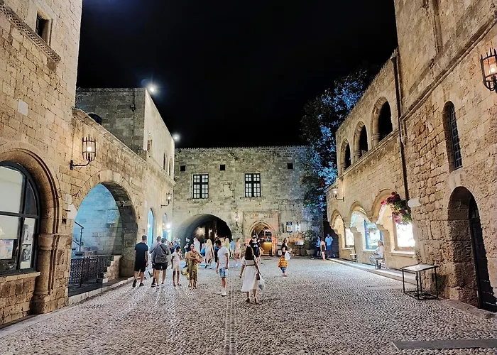 House With Garden In Of Rhodes * Rhodes City